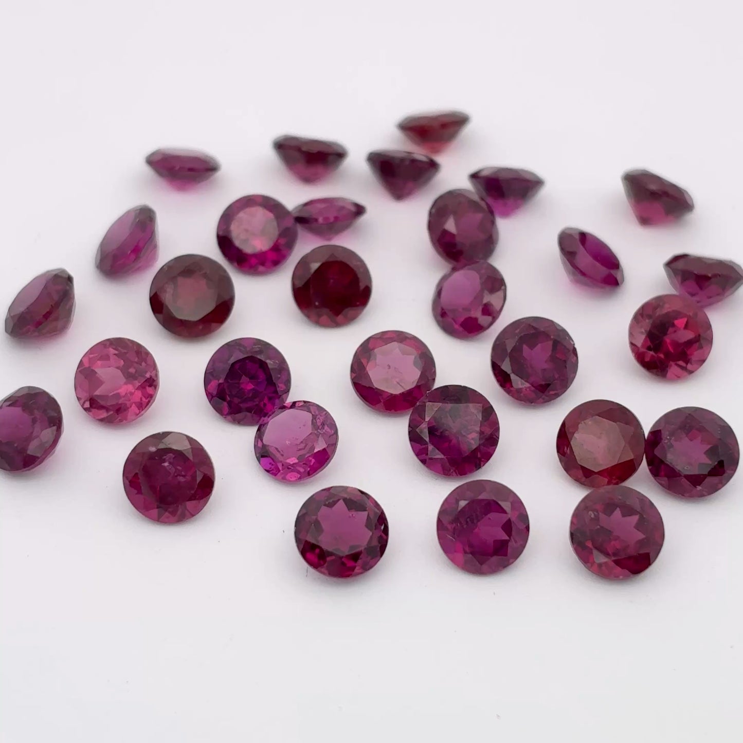 ONE 5mm Purple Garnet Round Cut