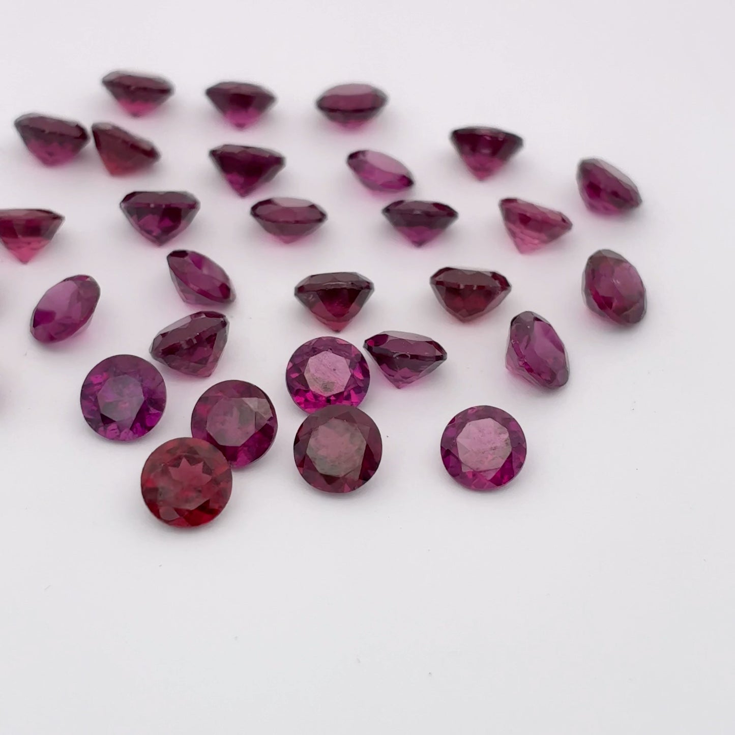 ONE 5mm Purple Garnet Round Cut