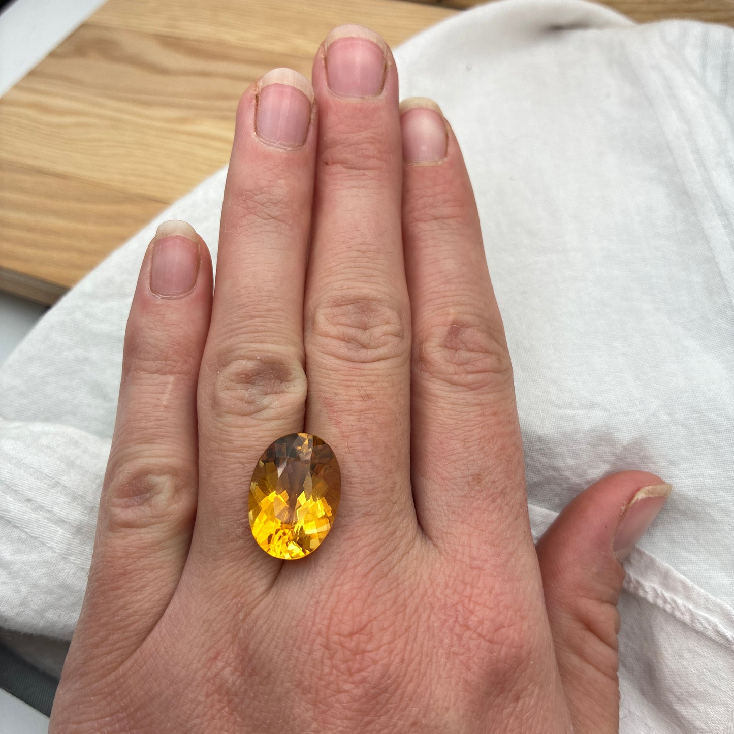 17.55x12.8mm Golden Citrine 10 carat Oval Cut