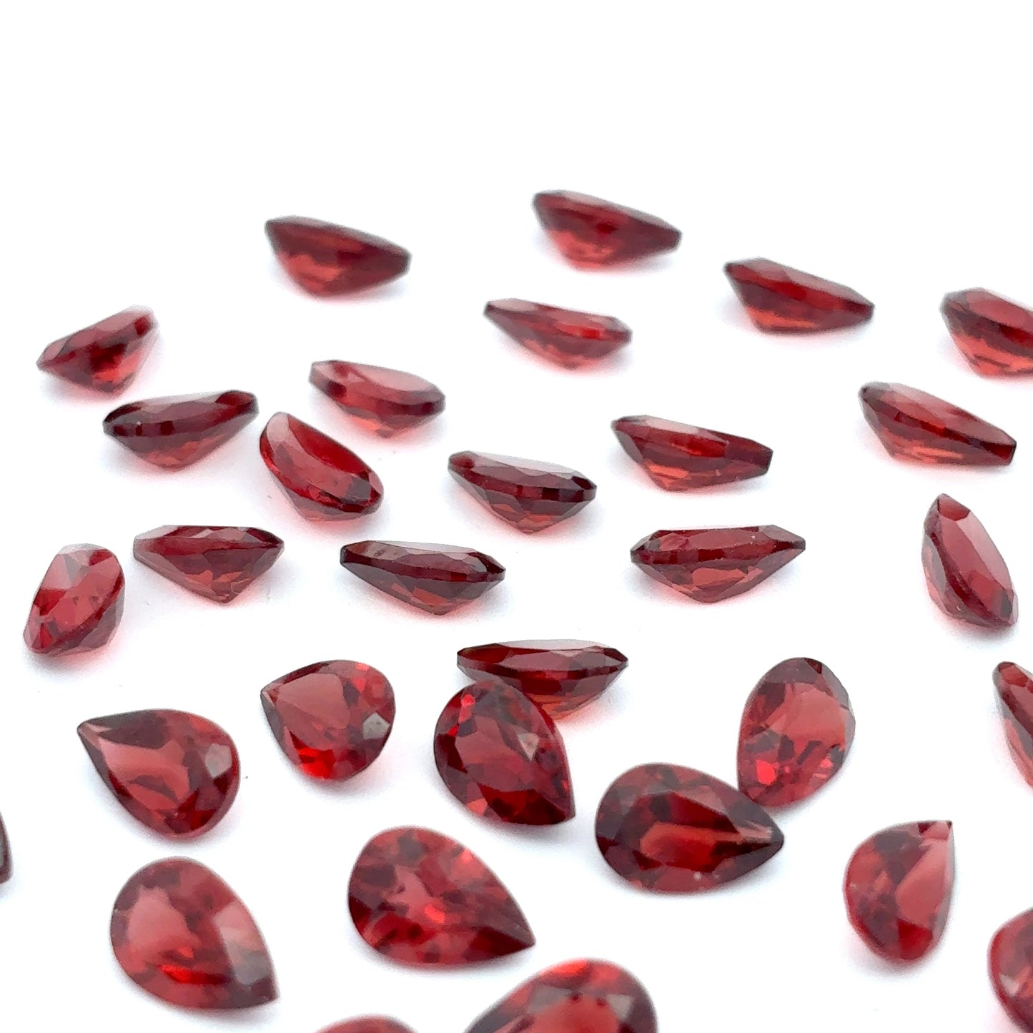 ONE 6x4mm Red Garnet Pear Cut