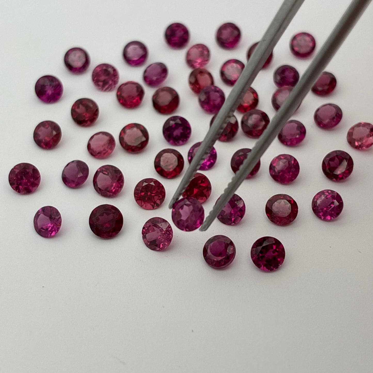 ONE 4mm Purple Garnet Round Cut