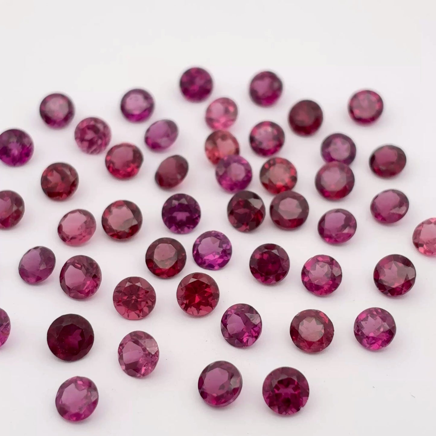 ONE 4mm Purple Garnet Round Cut