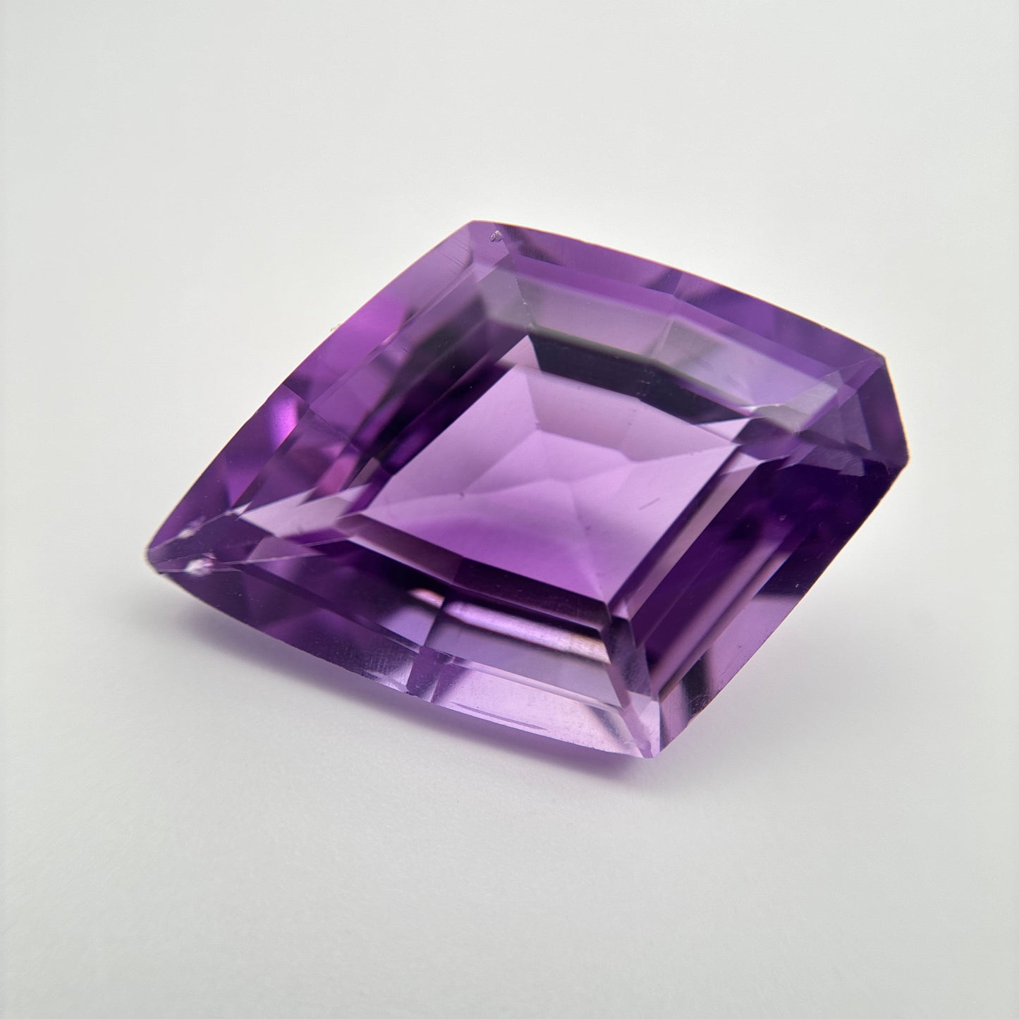 10 carat Purple Amethyst 19.4x14.3mm Kite Cut