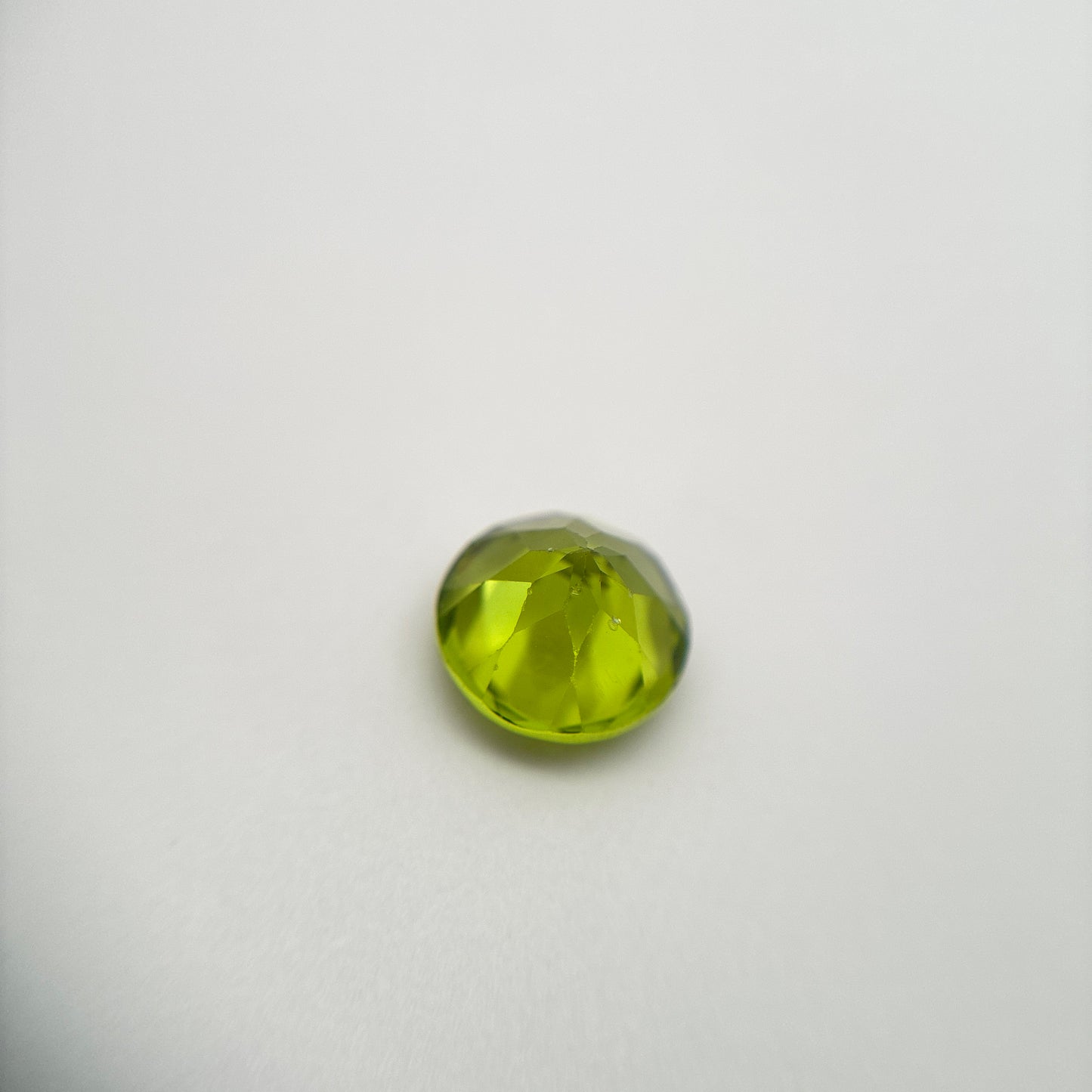 8mm Green Peridot 2 carat Round Cut