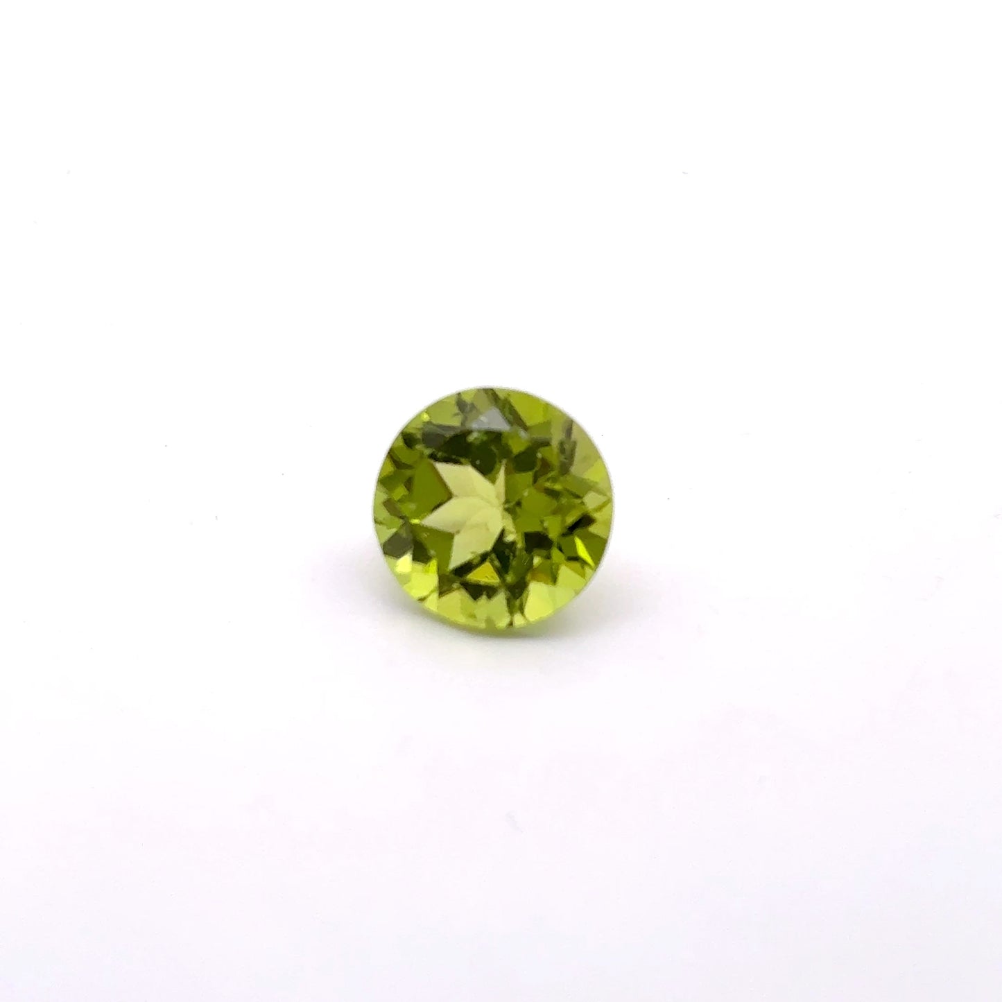 8mm Green Peridot 2 carat Round Cut