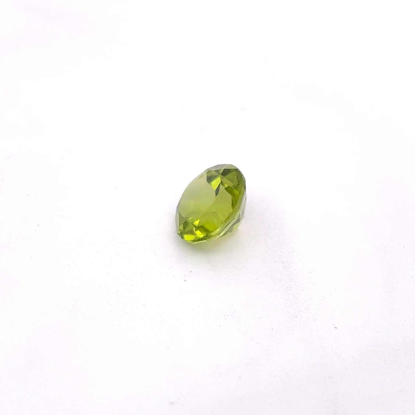 8mm Green Peridot 2 carat Round Cut