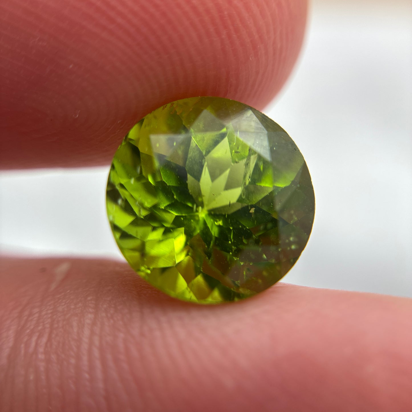 10mmRound Green Peridot 4.60 carats