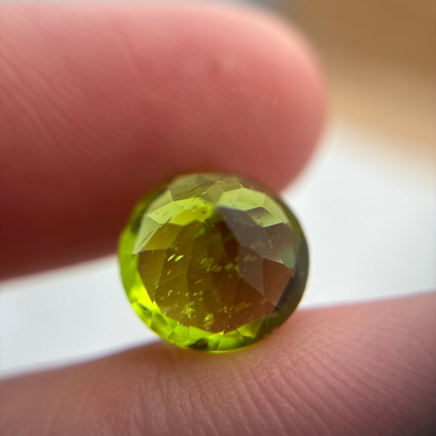 10mmRound Green Peridot 4.60 carats