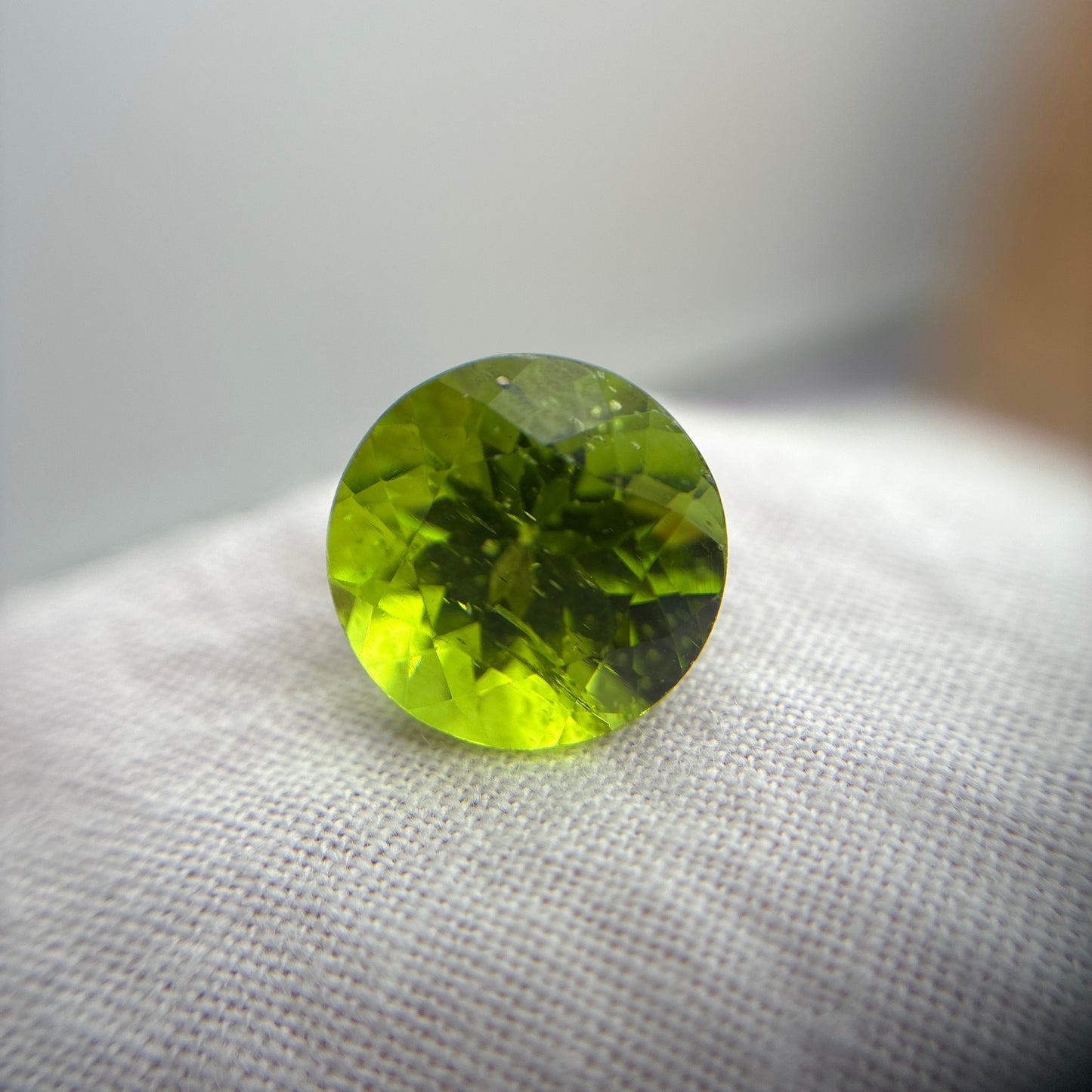 10mmRound Green Peridot 4.60 carats