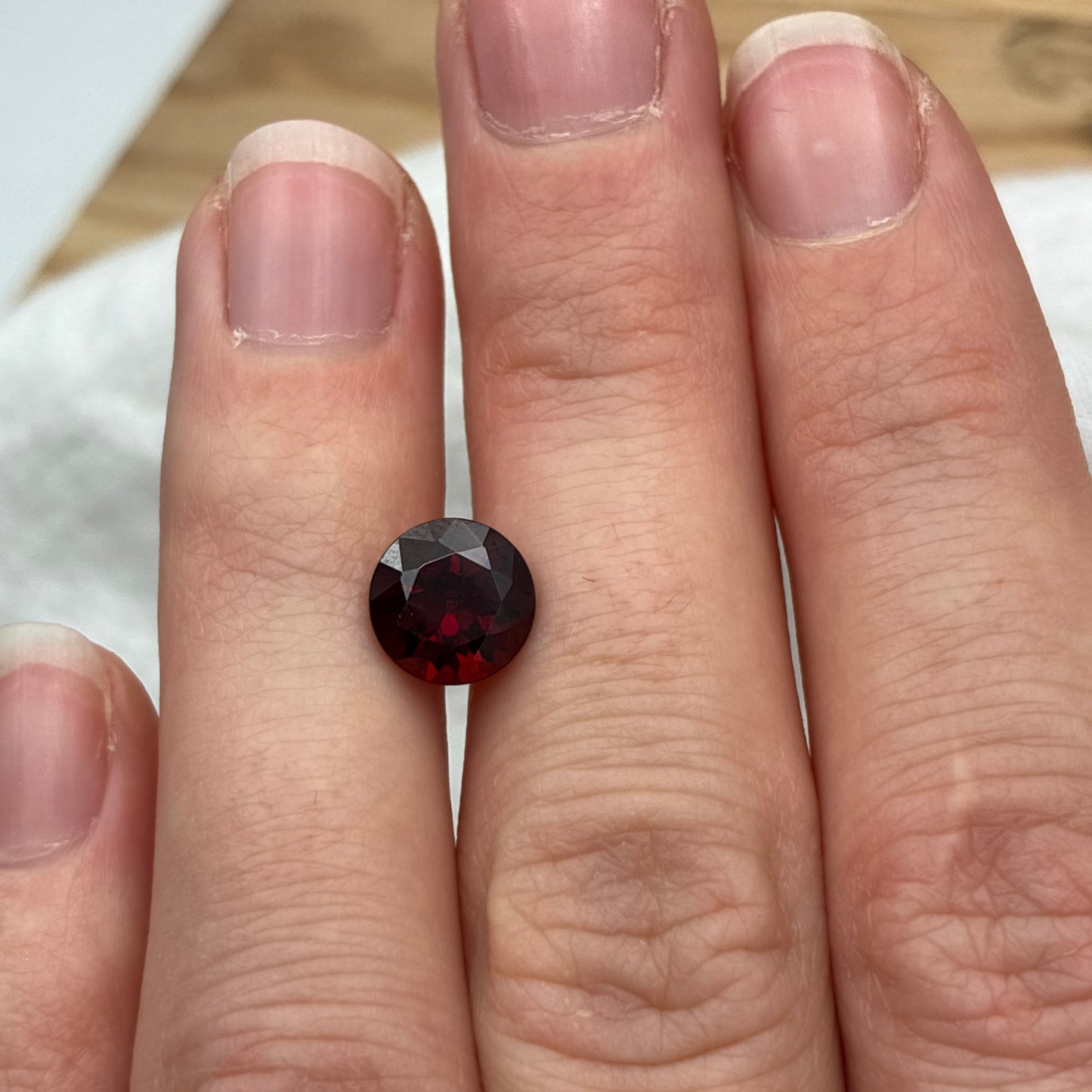 8mm Round Deep Red Garnet,2.56 carat