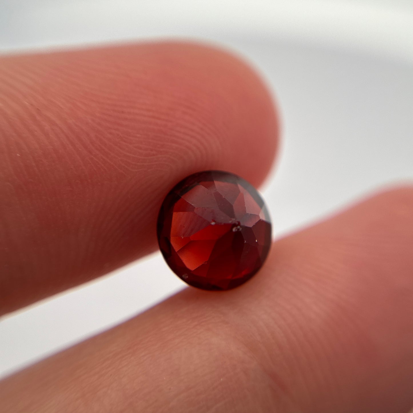 8mm Round Deep Red Garnet,2.56 carat