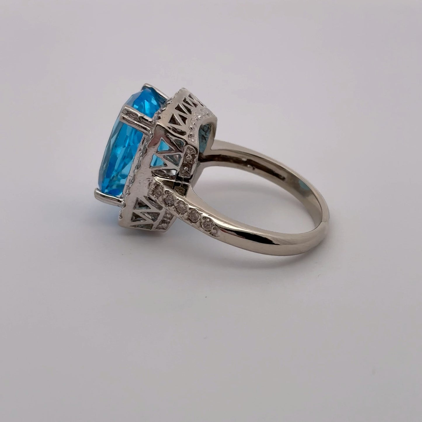 14k White Gold Blue Topaz & Diamond Ring Size 6 3/4