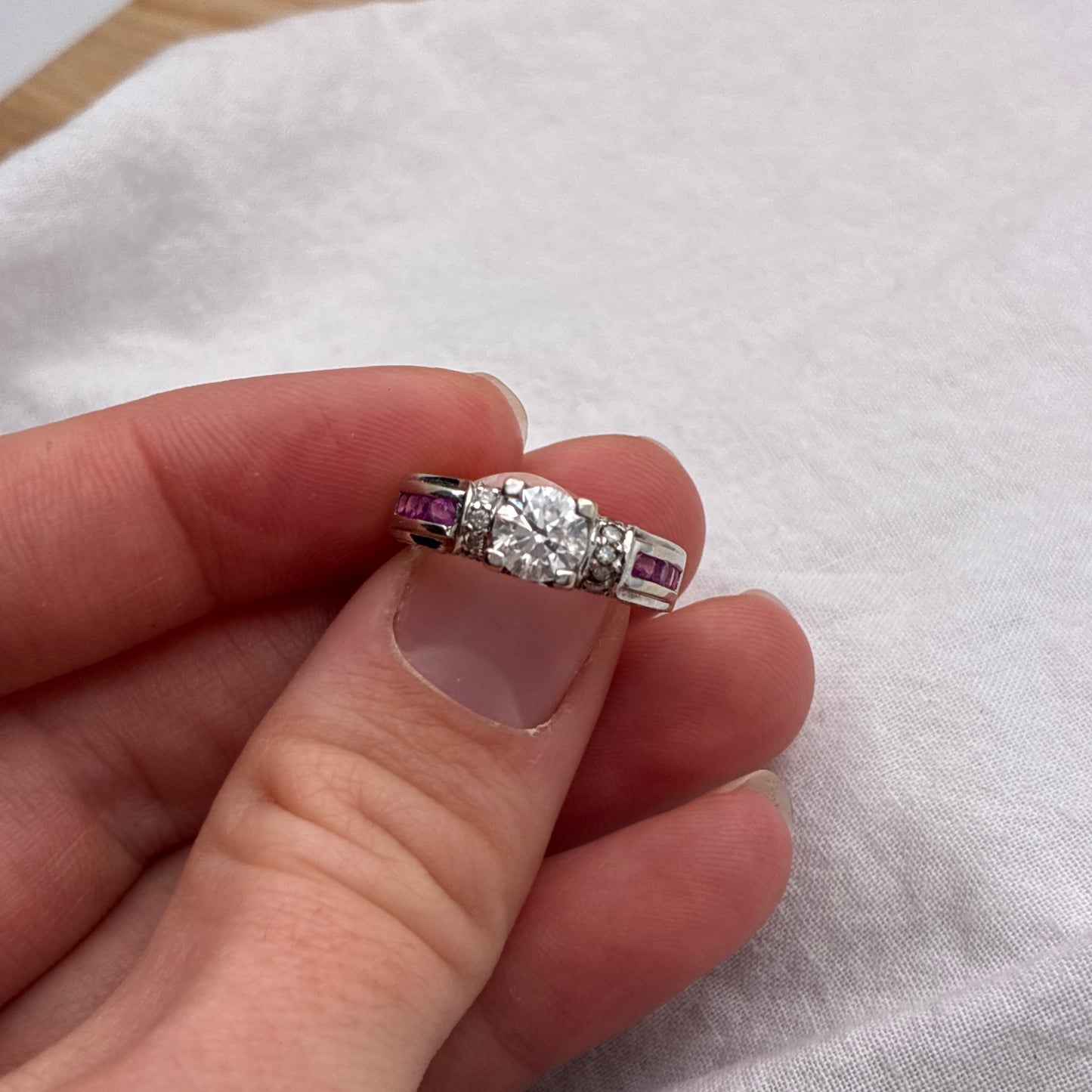 Preowned Solid 18k White Gold Diamond Engagement Wedding Ring with Rubies