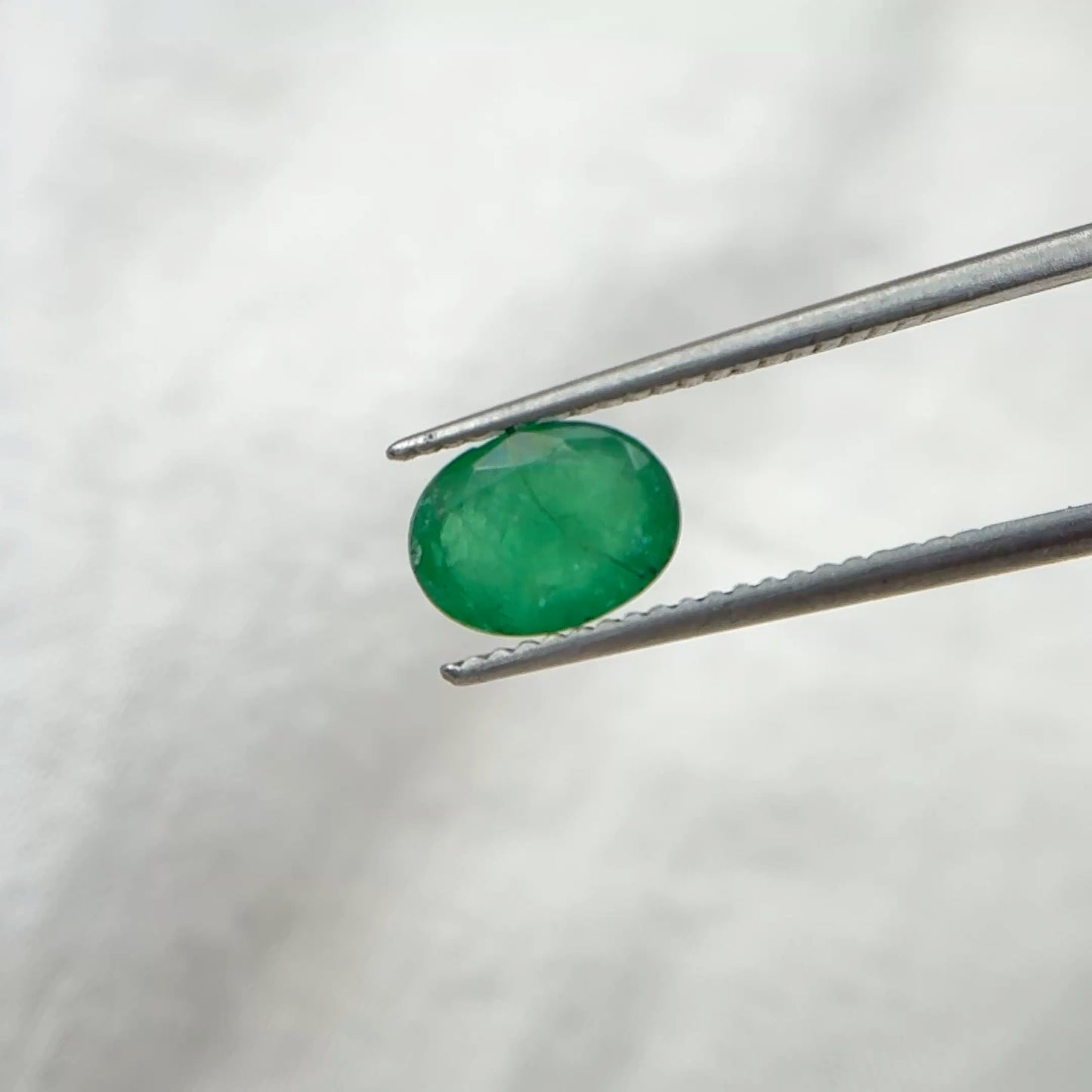 1.41 carat Green Natural Emerald, 7.8x5.7mm Oval cut