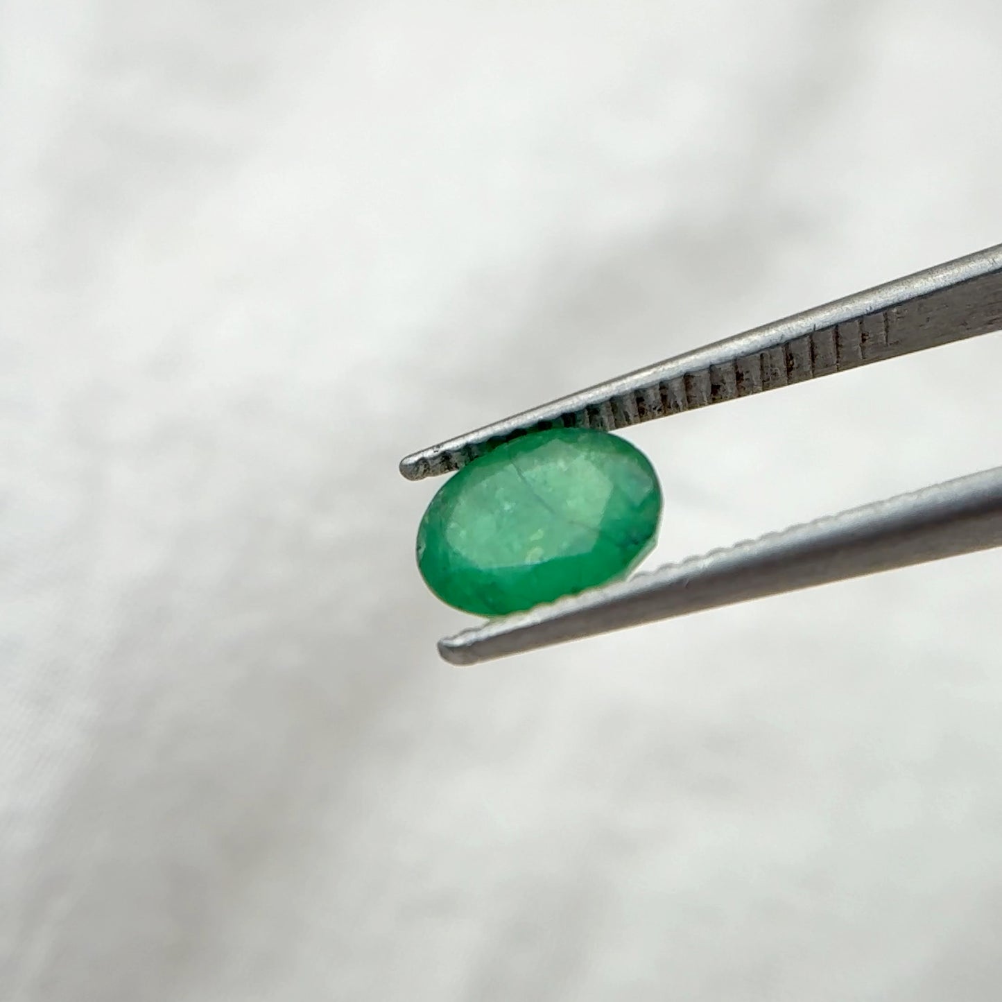 1.41 carat Green Natural Emerald, 7.8x5.7mm Oval cut