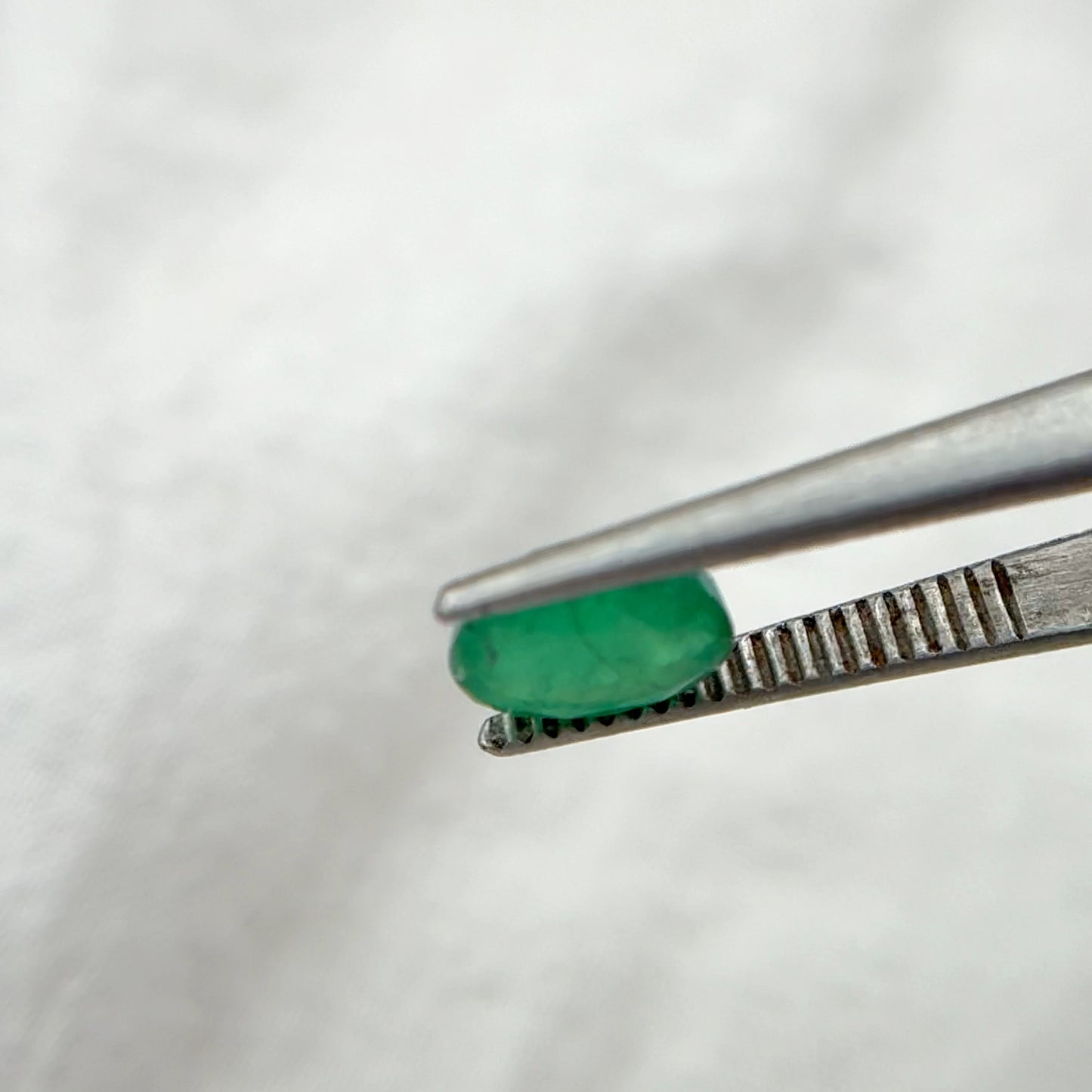 1.41 carat Green Natural Emerald, 7.8x5.7mm Oval cut