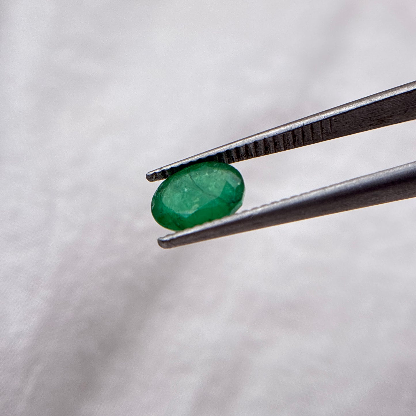 1.41 carat Green Natural Emerald, 7.8x5.7mm Oval cut