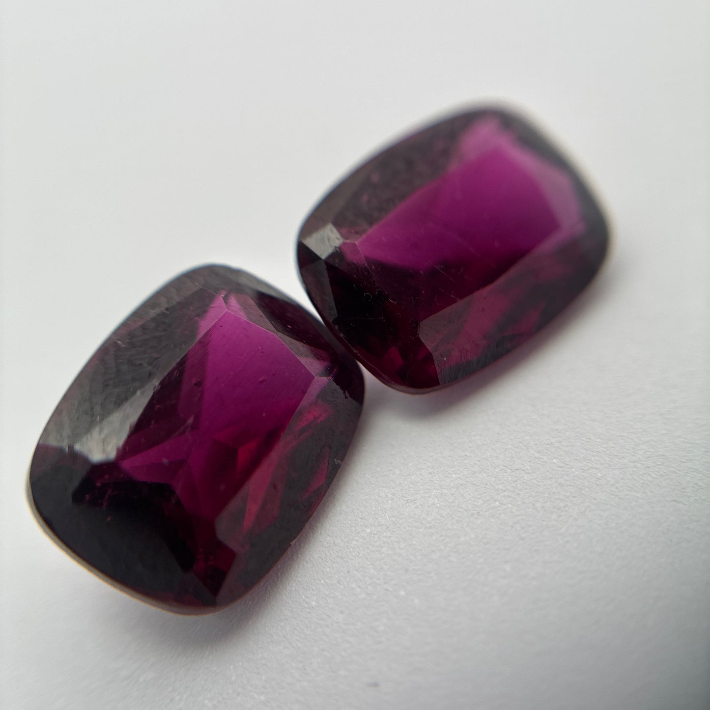 30 carats Lot of Reddish Purple Garnets, Worn 8 pieces, Faceted, Recycled, Chipped, Preformed Facet Rough