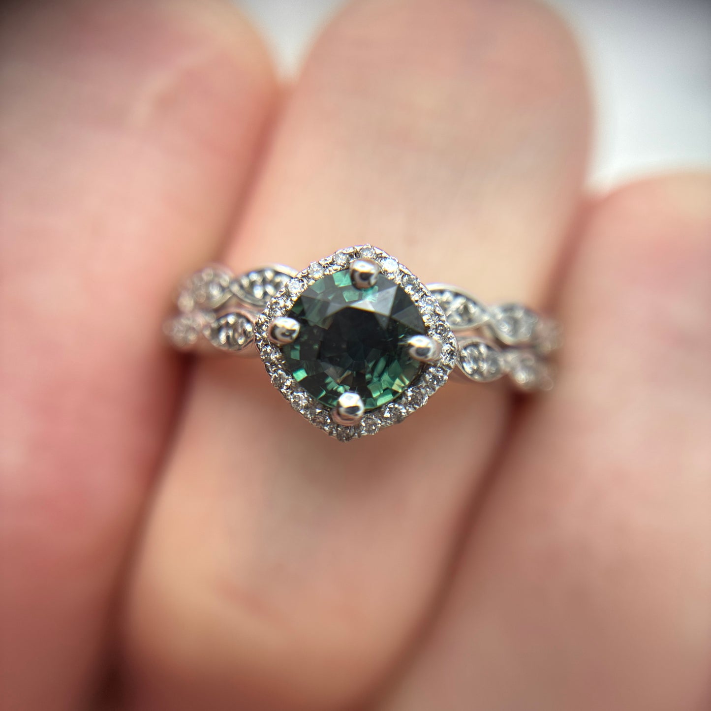 14k White Gold Diamond and Teal Green Sapphire Wedding Ring Set Size 7