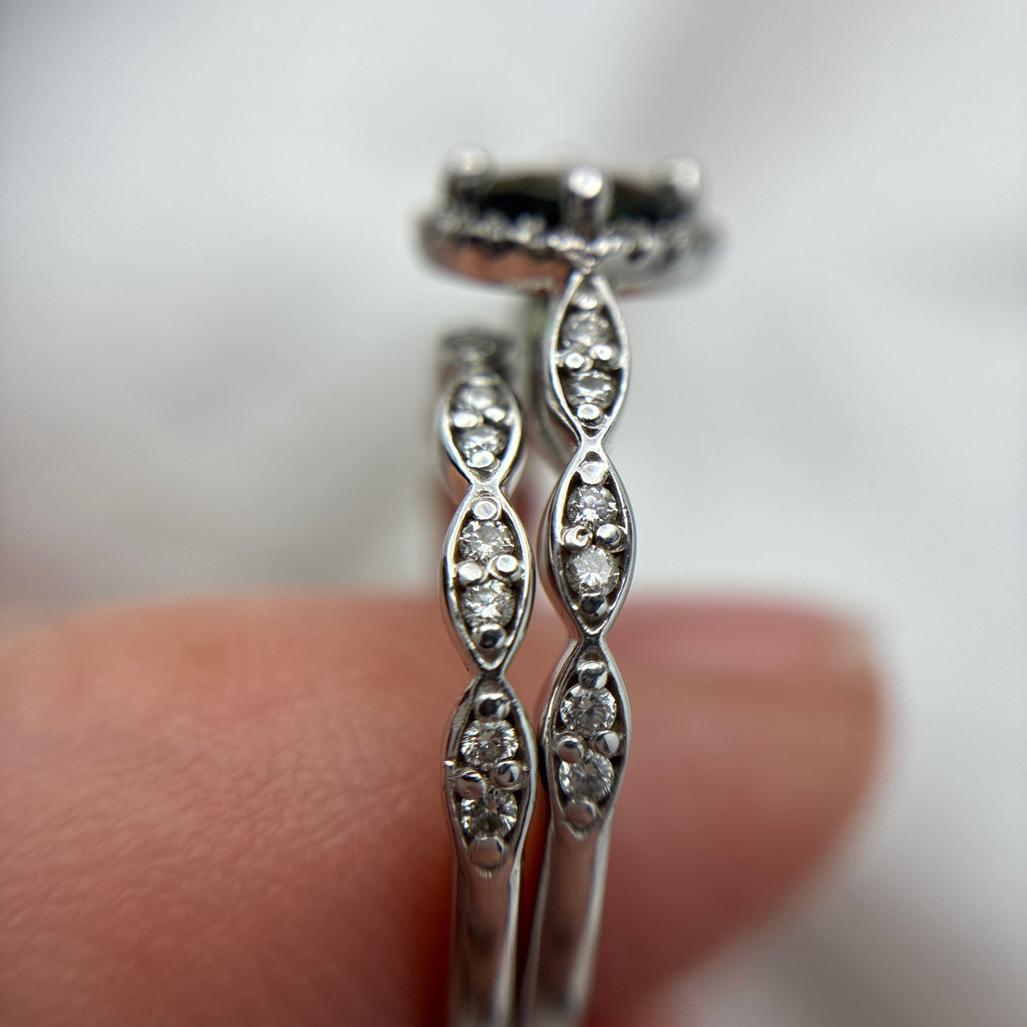 14k White Gold Diamond and Teal Green Sapphire Wedding Ring Set Size 7