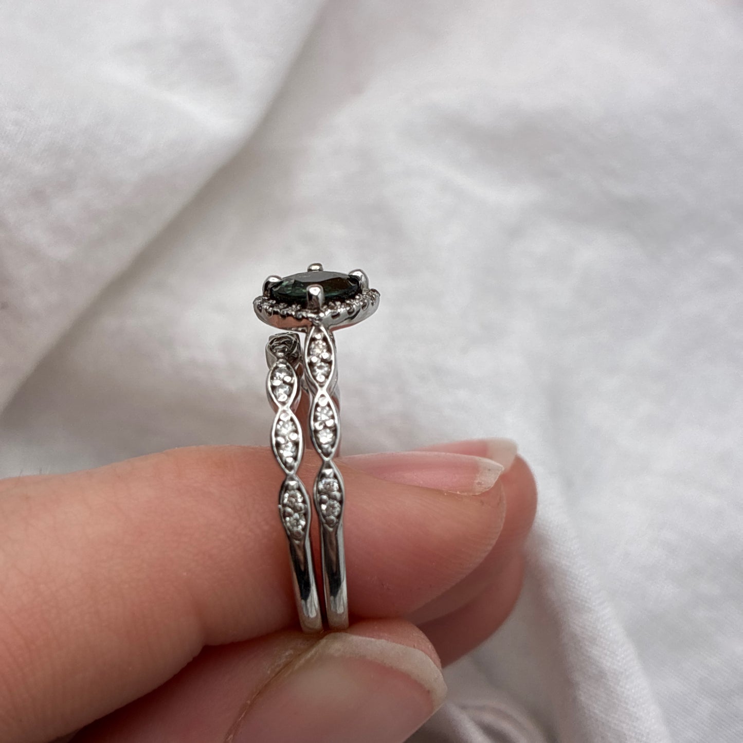 14k White Gold Diamond and Teal Green Sapphire Wedding Ring Set Size 7