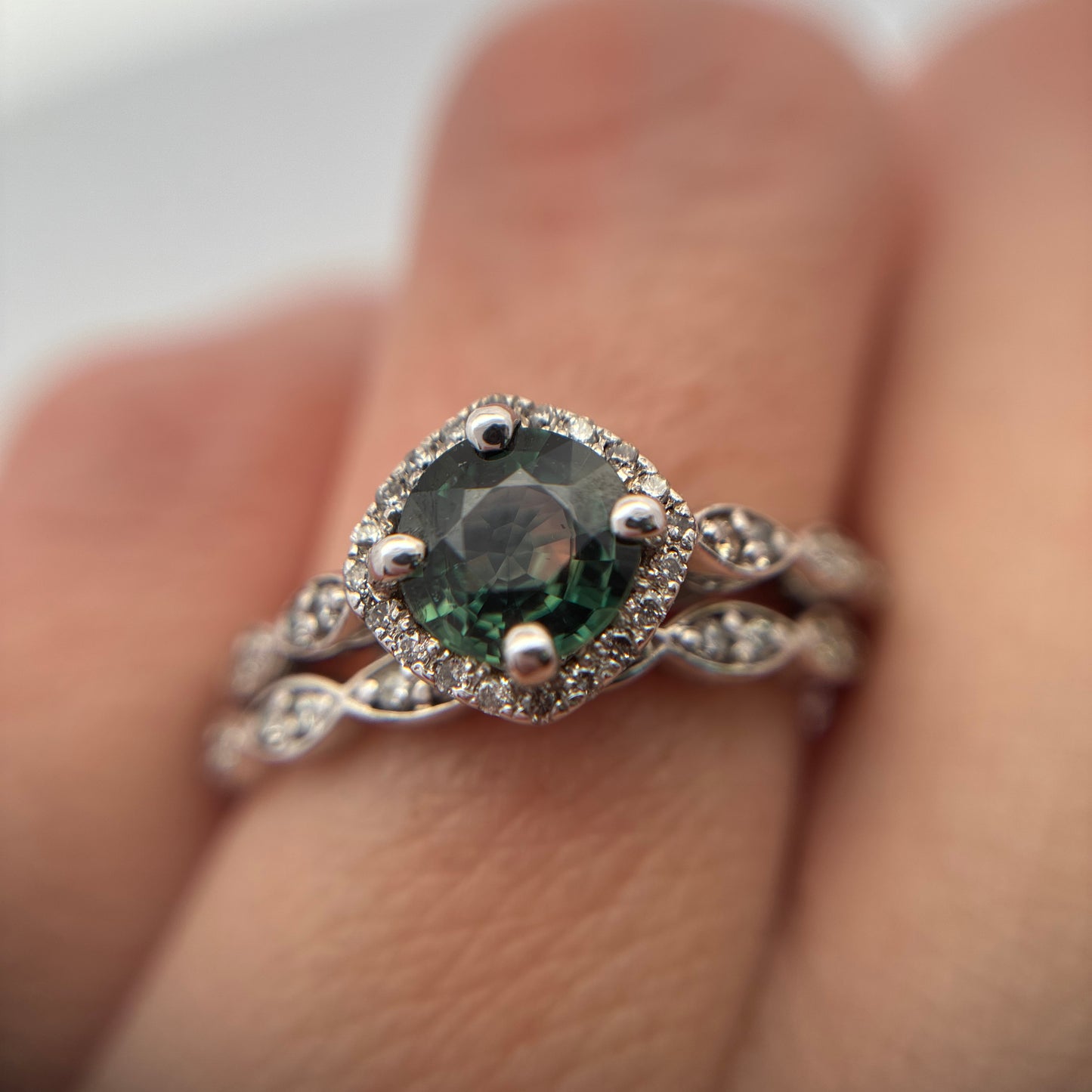 14k White Gold Diamond and Teal Green Sapphire Wedding Ring Set Size 7