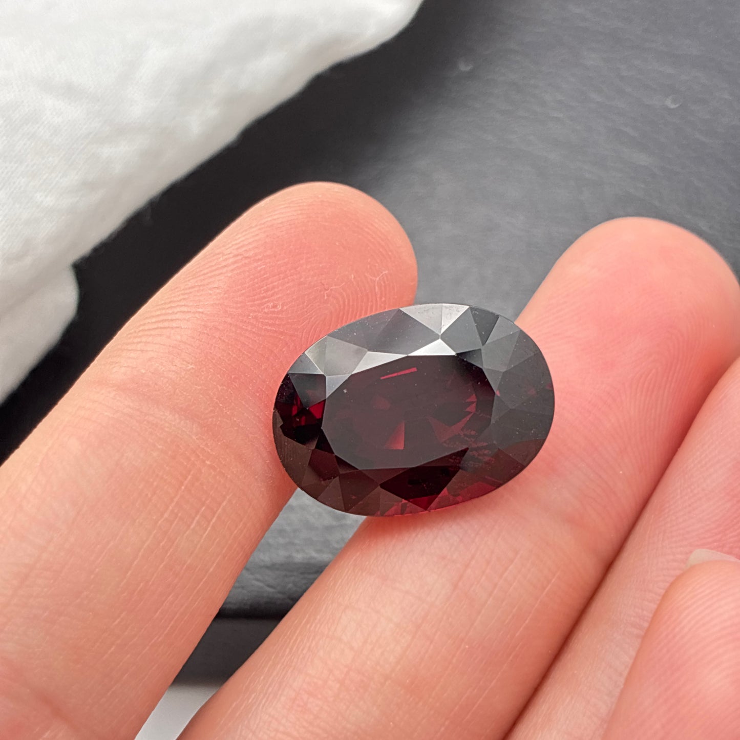 18.88 carat Red Garnet, 18.4x13.4mm Oval cut