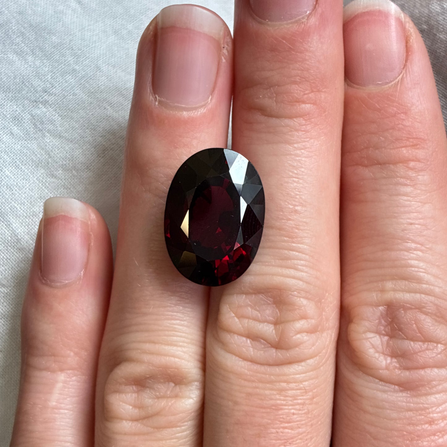 18.88 carat Red Garnet, 18.4x13.4mm Oval cut