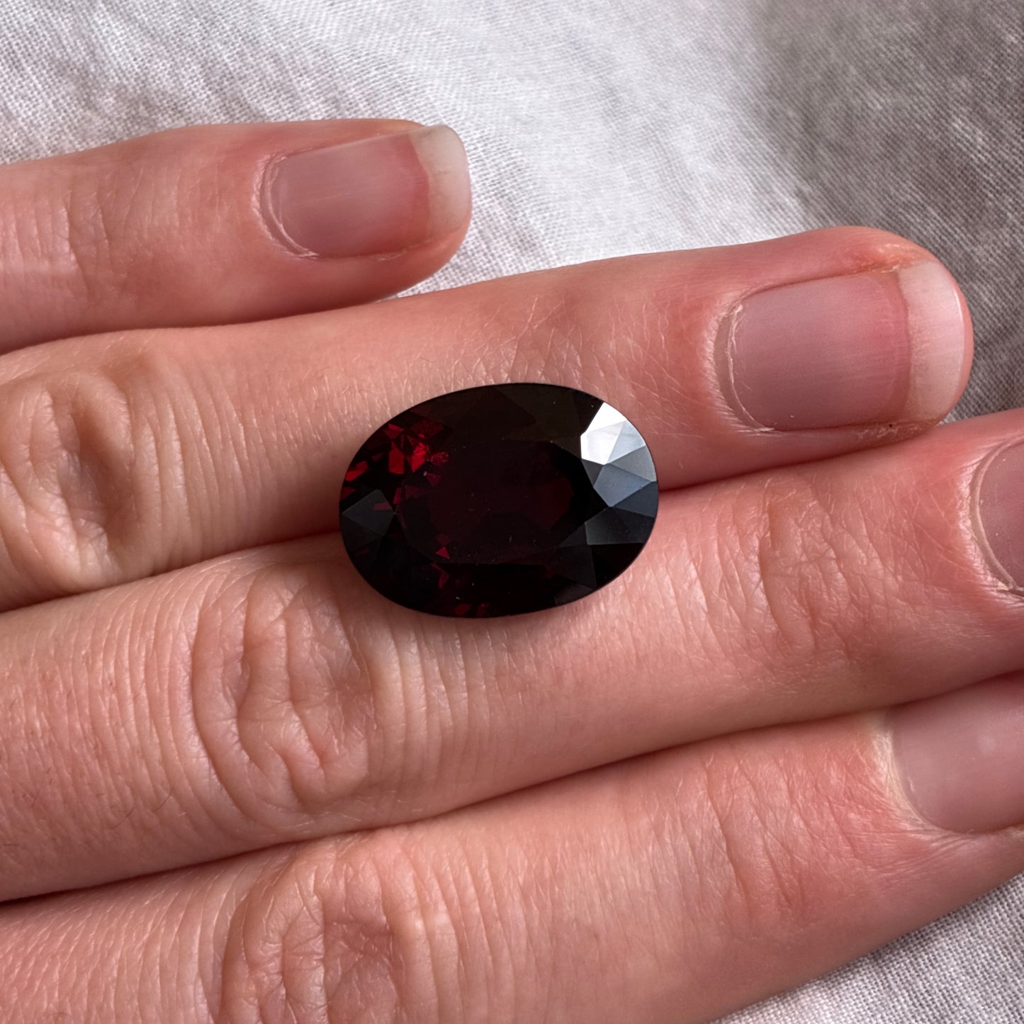 18.88 carat Red Garnet, 18.4x13.4mm Oval cut