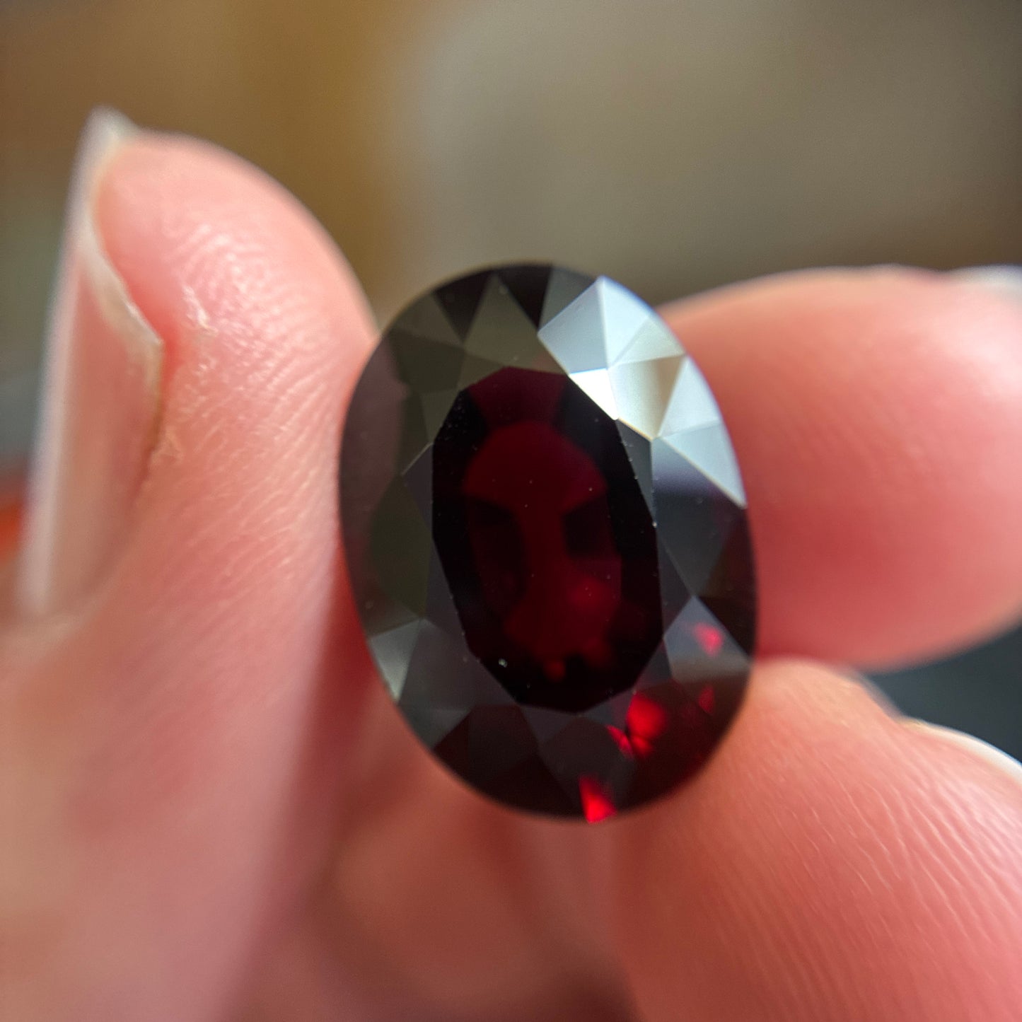 18.88 carat Red Garnet, 18.4x13.4mm Oval cut