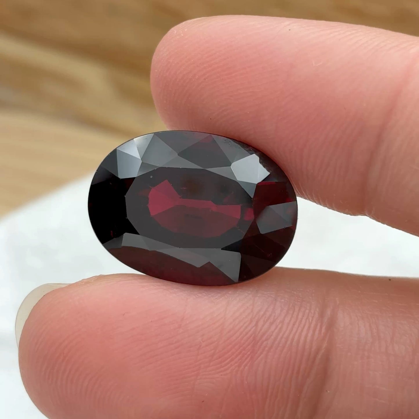 18.88 carat Red Garnet, 18.4x13.4mm Oval cut