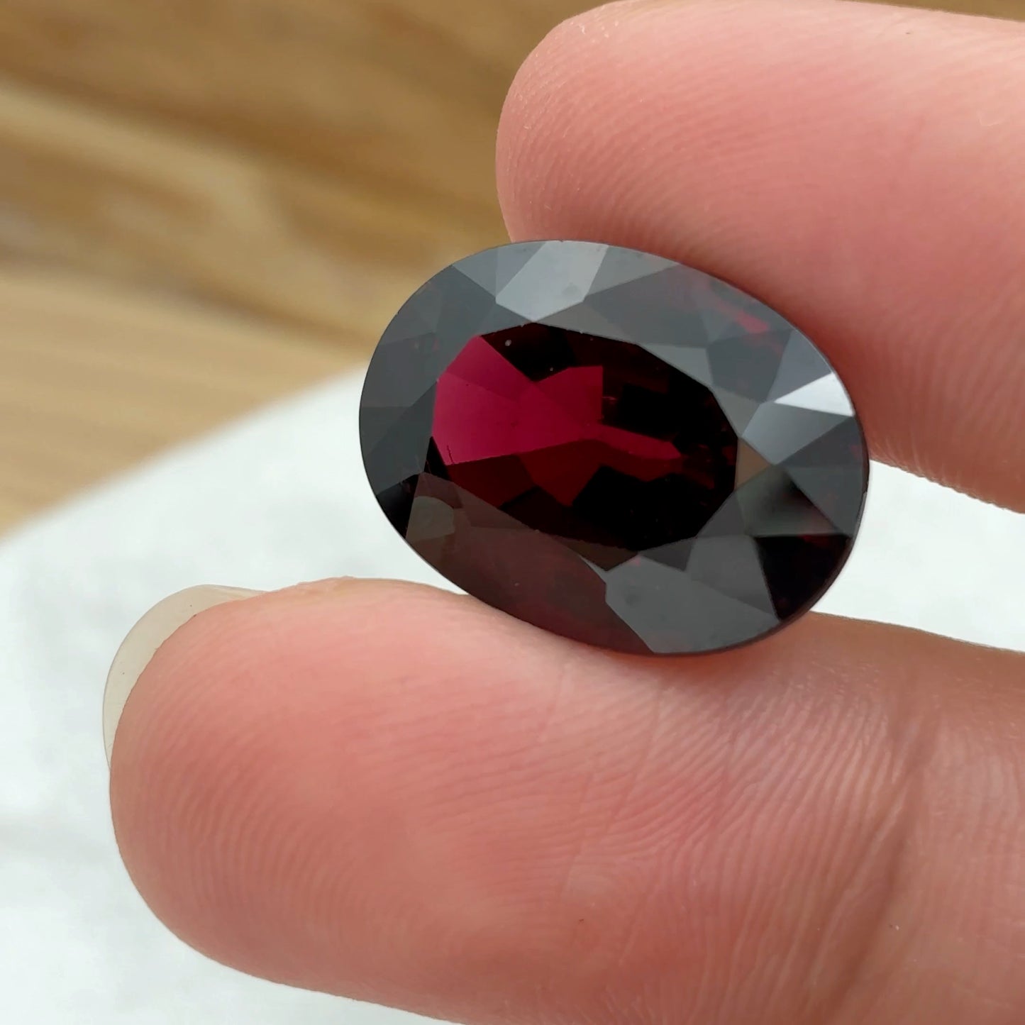 18.88 carat Red Garnet, 18.4x13.4mm Oval cut