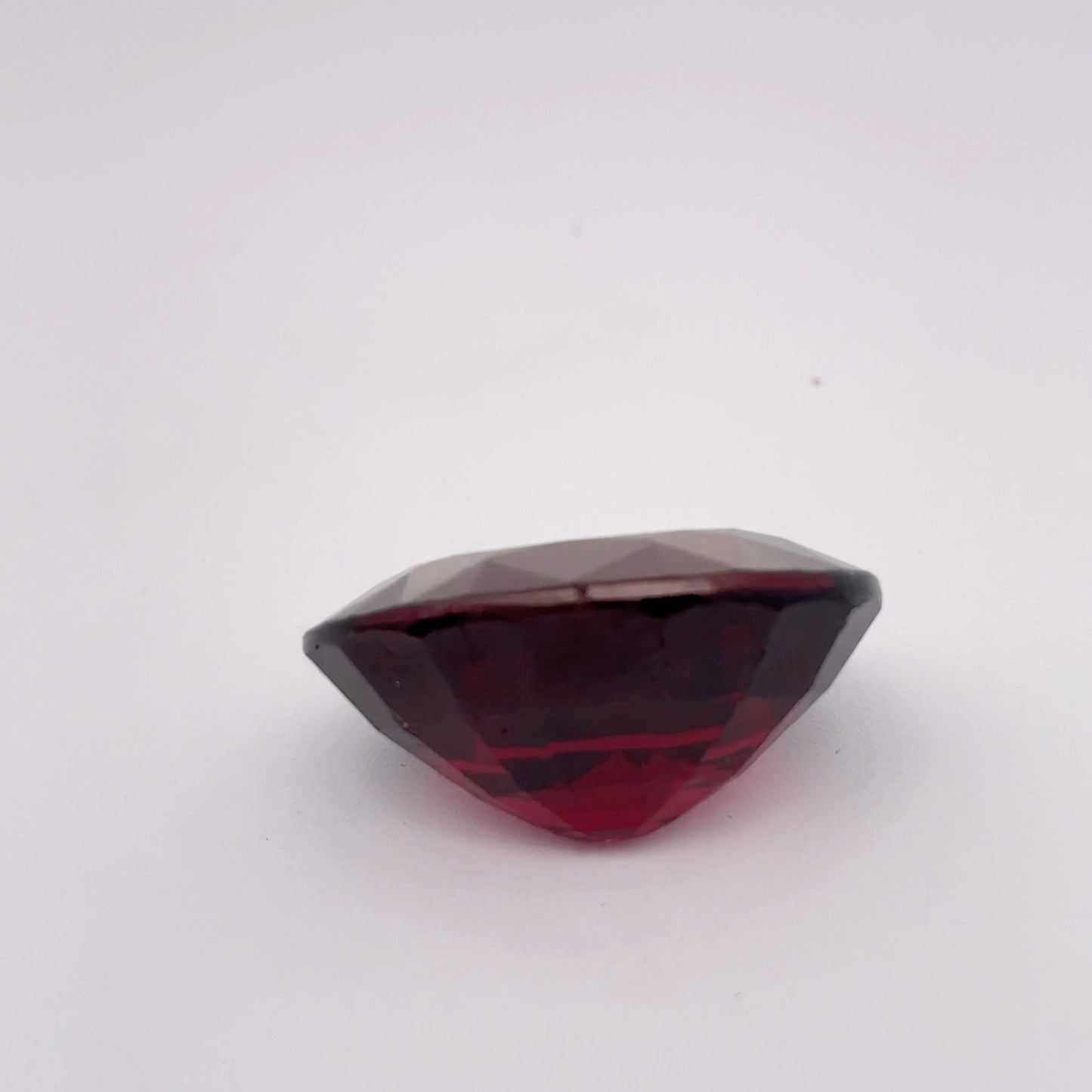 18.88 carat Red Garnet, 18.4x13.4mm Oval cut