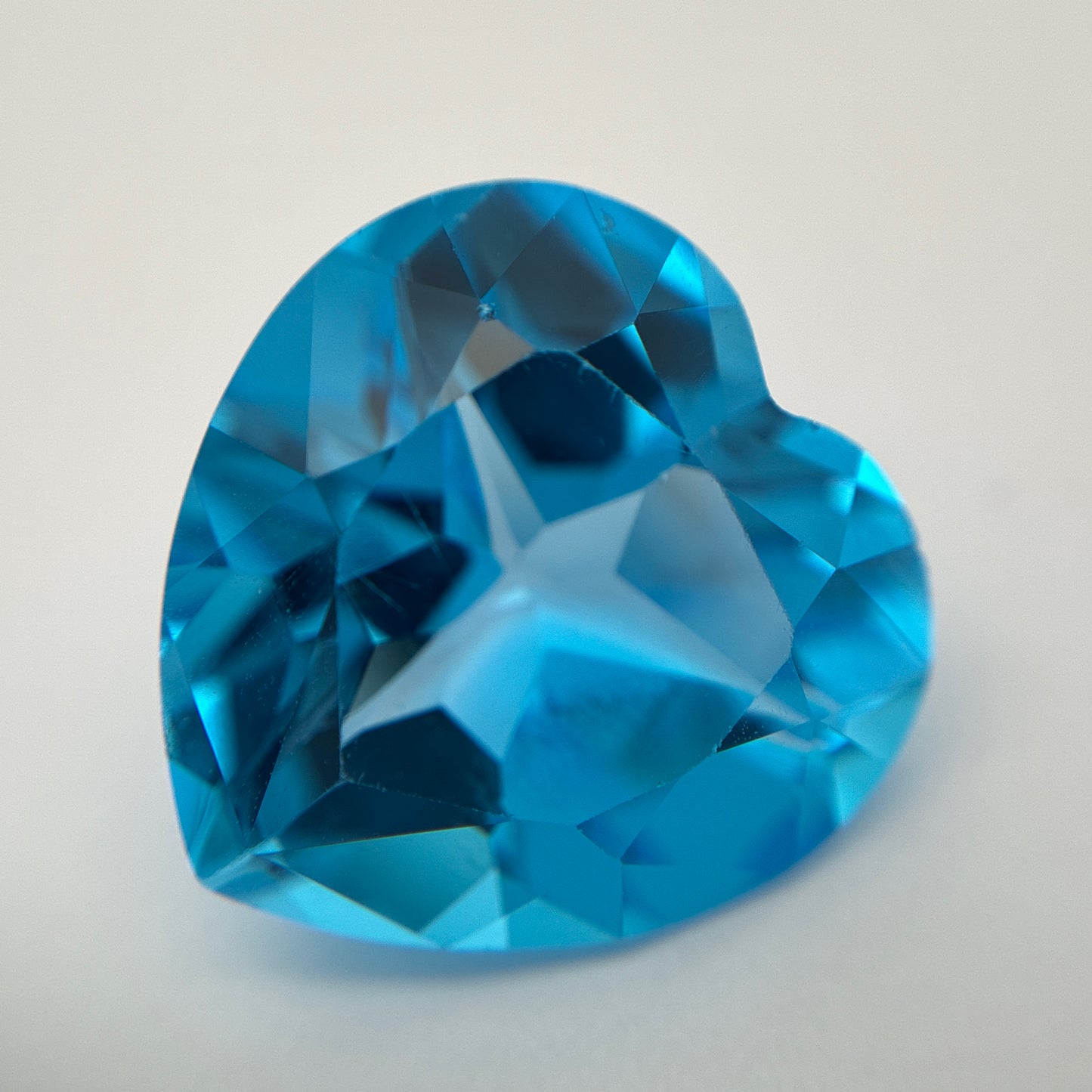 16mm Heart cut Blue Topaz, 15.84