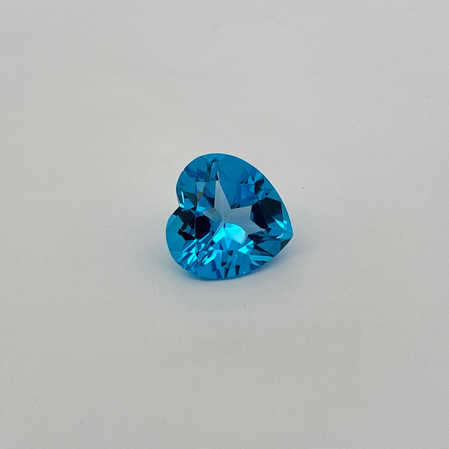 16mm Heart cut Blue Topaz, 15.84