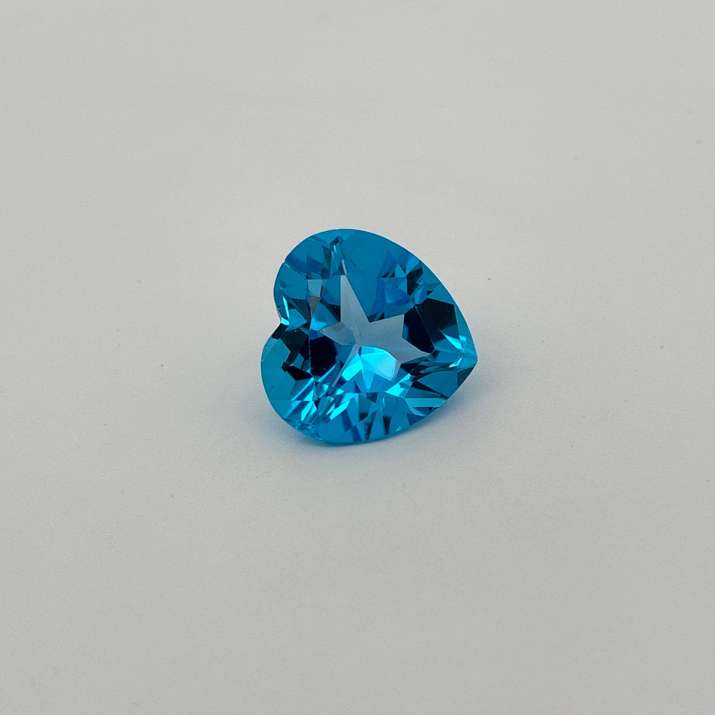 16mm Heart cut Blue Topaz, 15.84