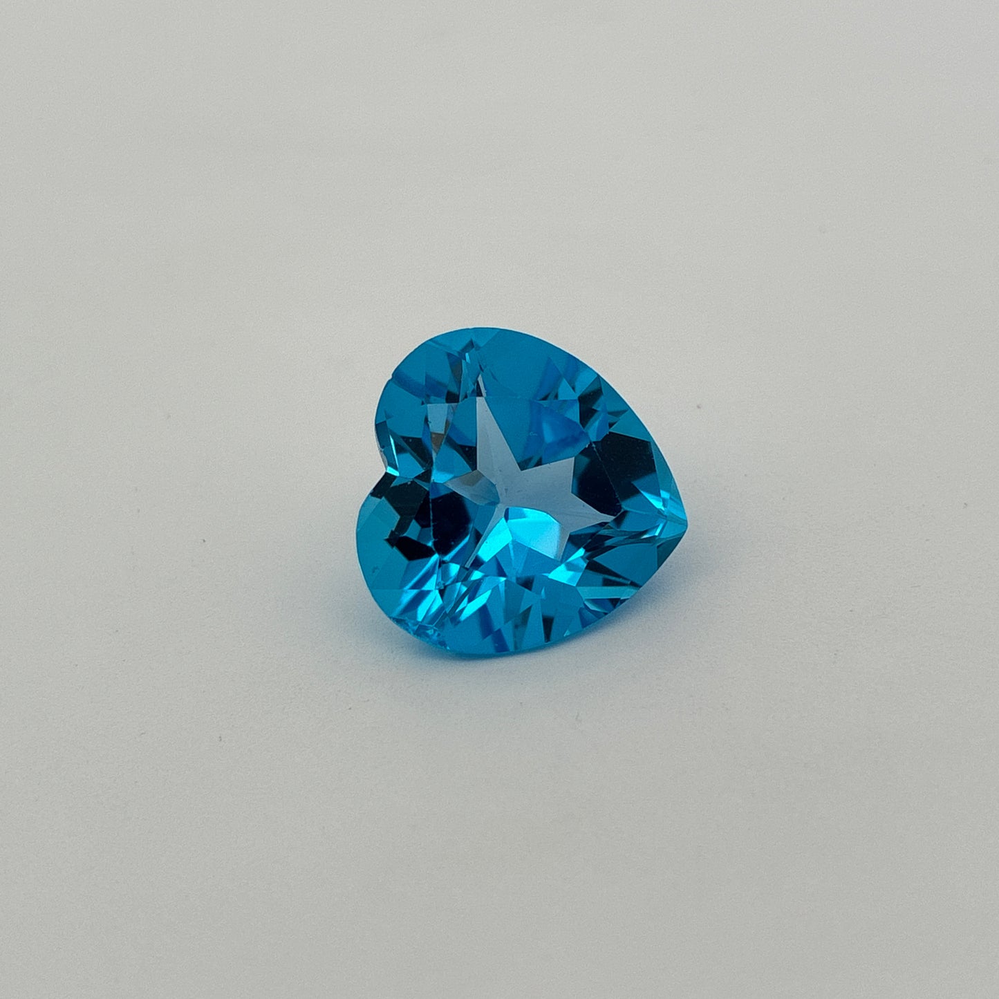 16mm Heart cut Blue Topaz, 15.84