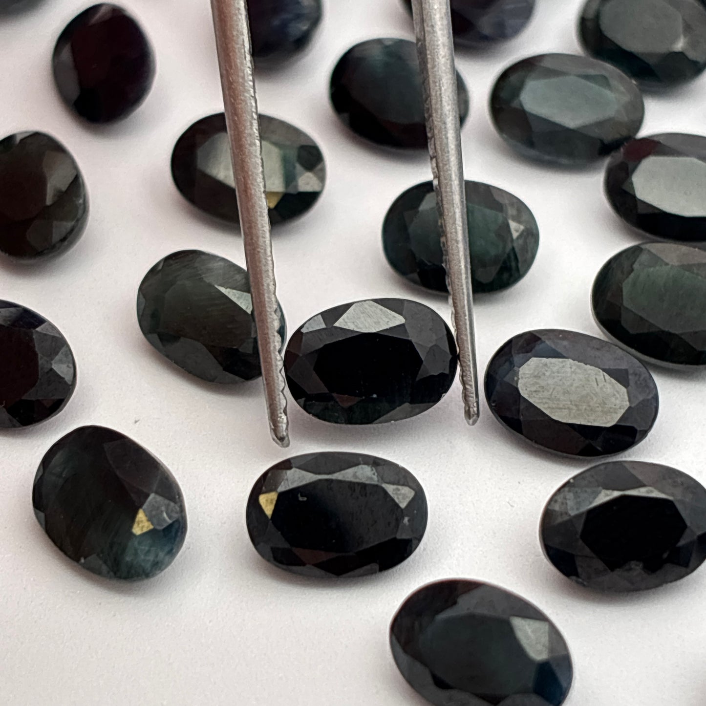 One-7x5mm Dark Blue Sapphire, Nearly Black, Natural Recycled Oval cut Gemstone