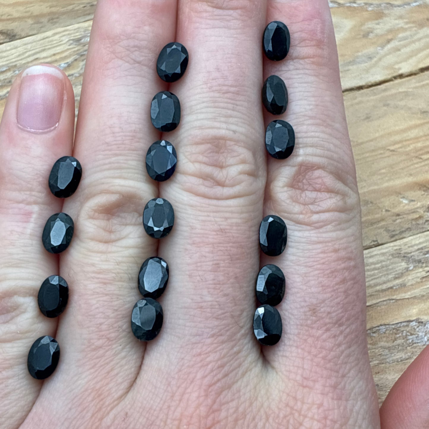One-7x5mm Dark Blue Sapphire, Nearly Black, Natural Recycled Oval cut Gemstone