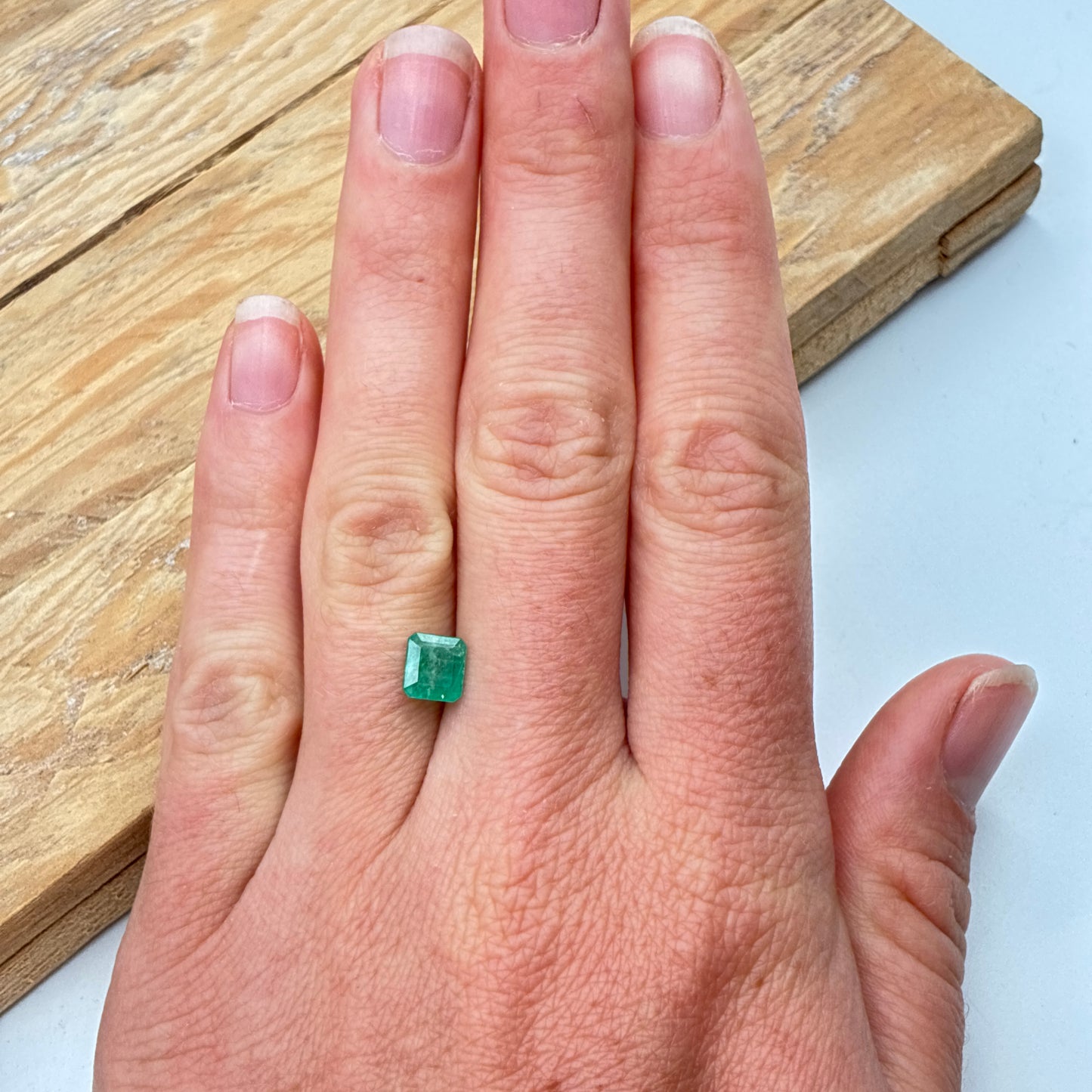 1 carat Natural Green Emerald, 6.4x5.8mm