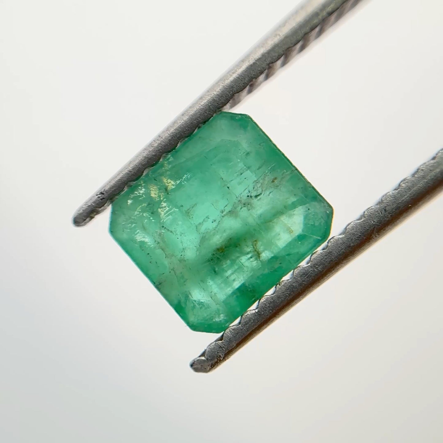 1 carat Natural Green Emerald, 6.4x5.8mm