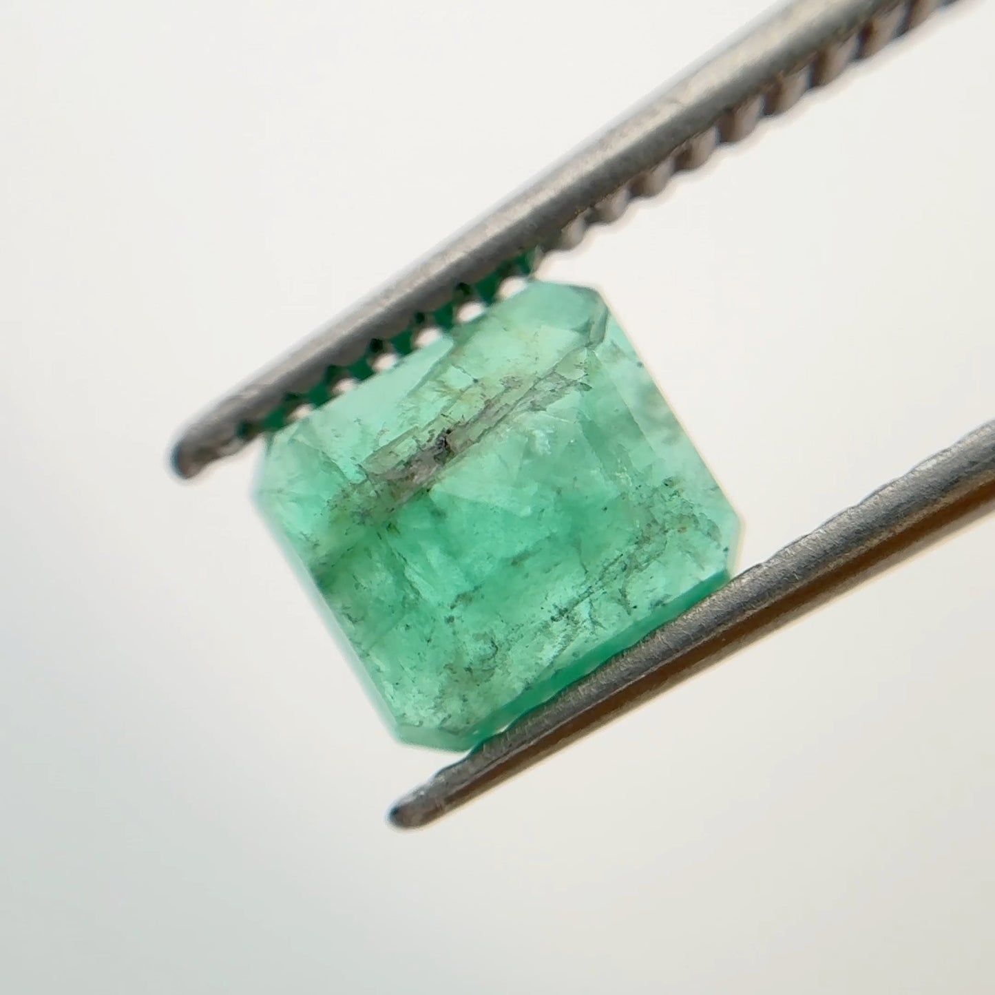 1 carat Natural Green Emerald, 6.4x5.8mm