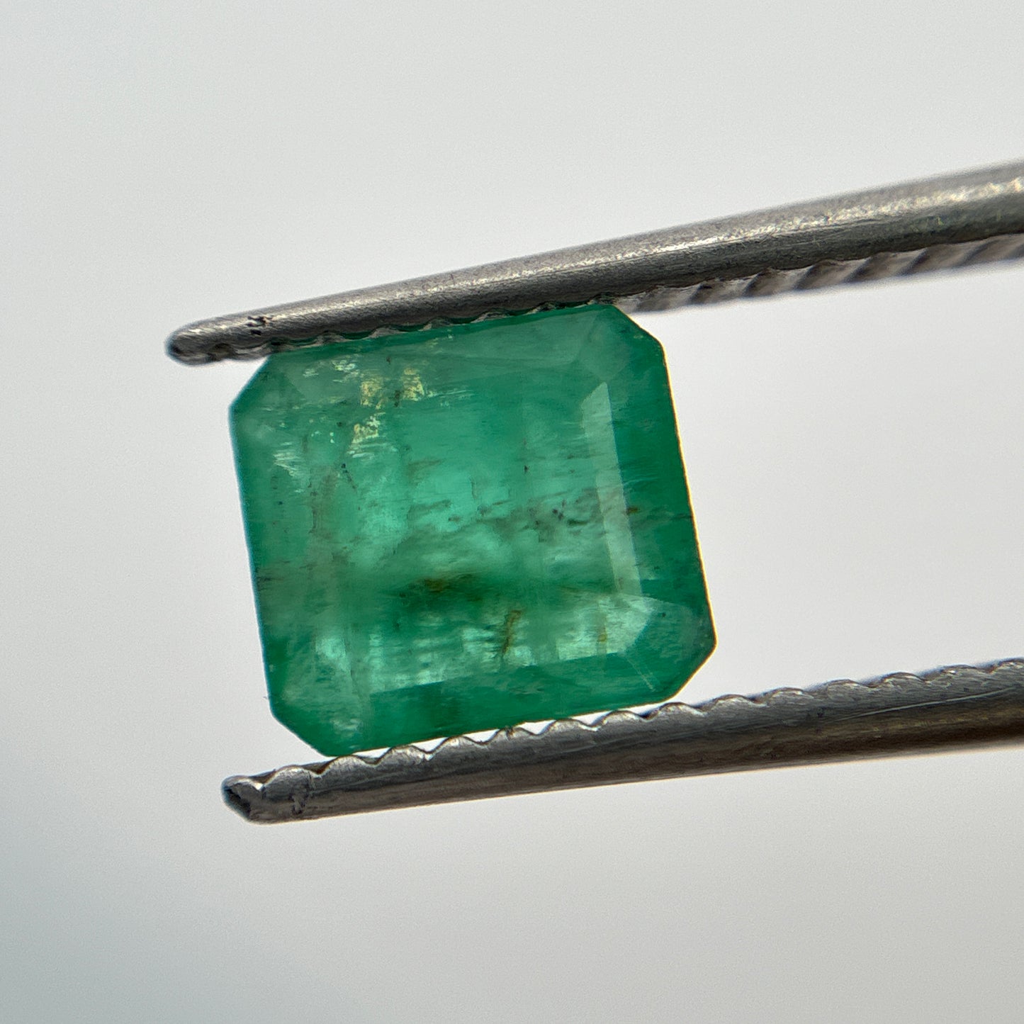 1 carat Natural Green Emerald, 6.4x5.8mm