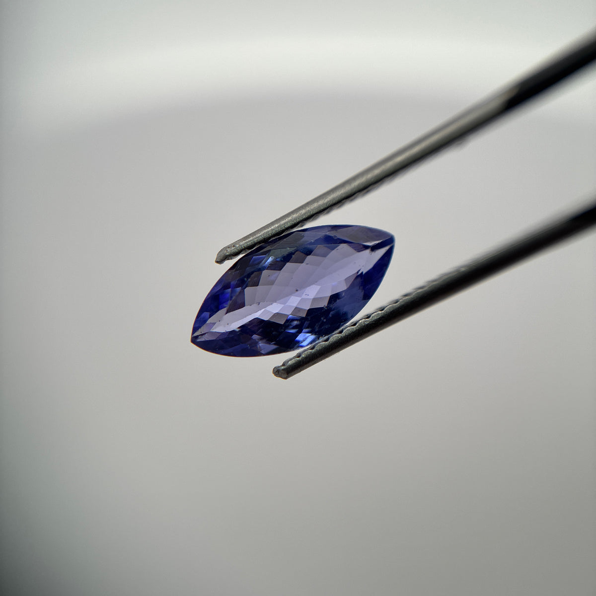 1.27 carat Violet-Blue Tanzanite, 11x5.5mm Marquise Cut