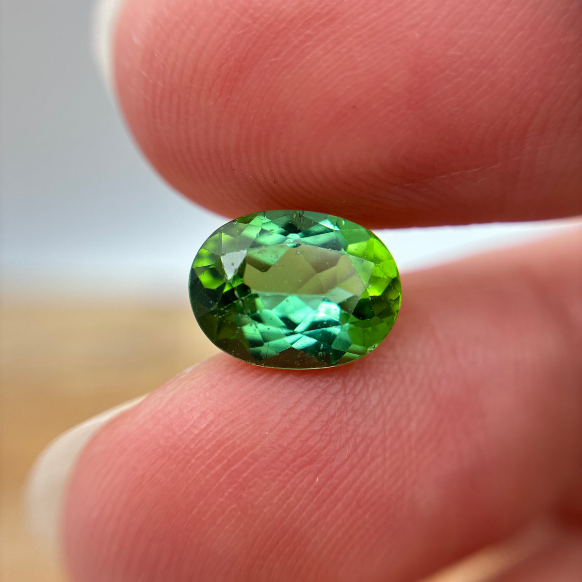 2.54 carat Green Tourmaline, 10x7.5mm Oval cut Recycled Gem
