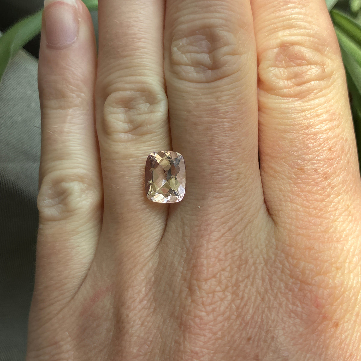 10x8mm Morganite 2.94 carat, Rectangle Cushion Cut