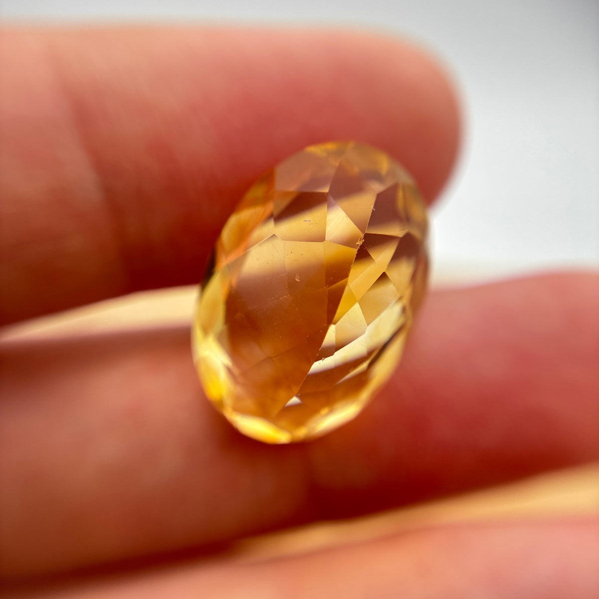 12.47 carat Citrine, 18.5x13mm Oval cut