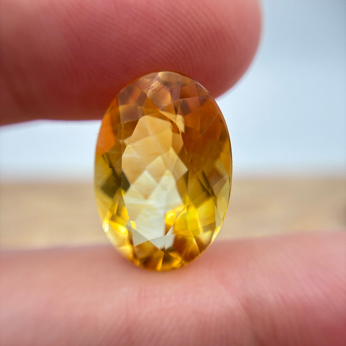 12.47 carat Citrine, 18.5x13mm Oval cut