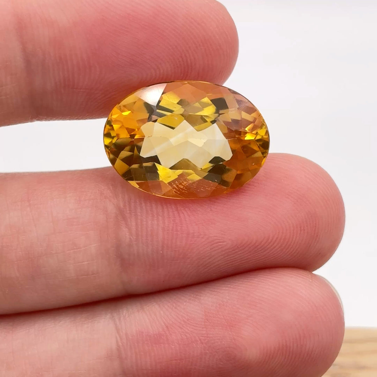 12.47 carat Citrine, 18.5x13mm Oval cut