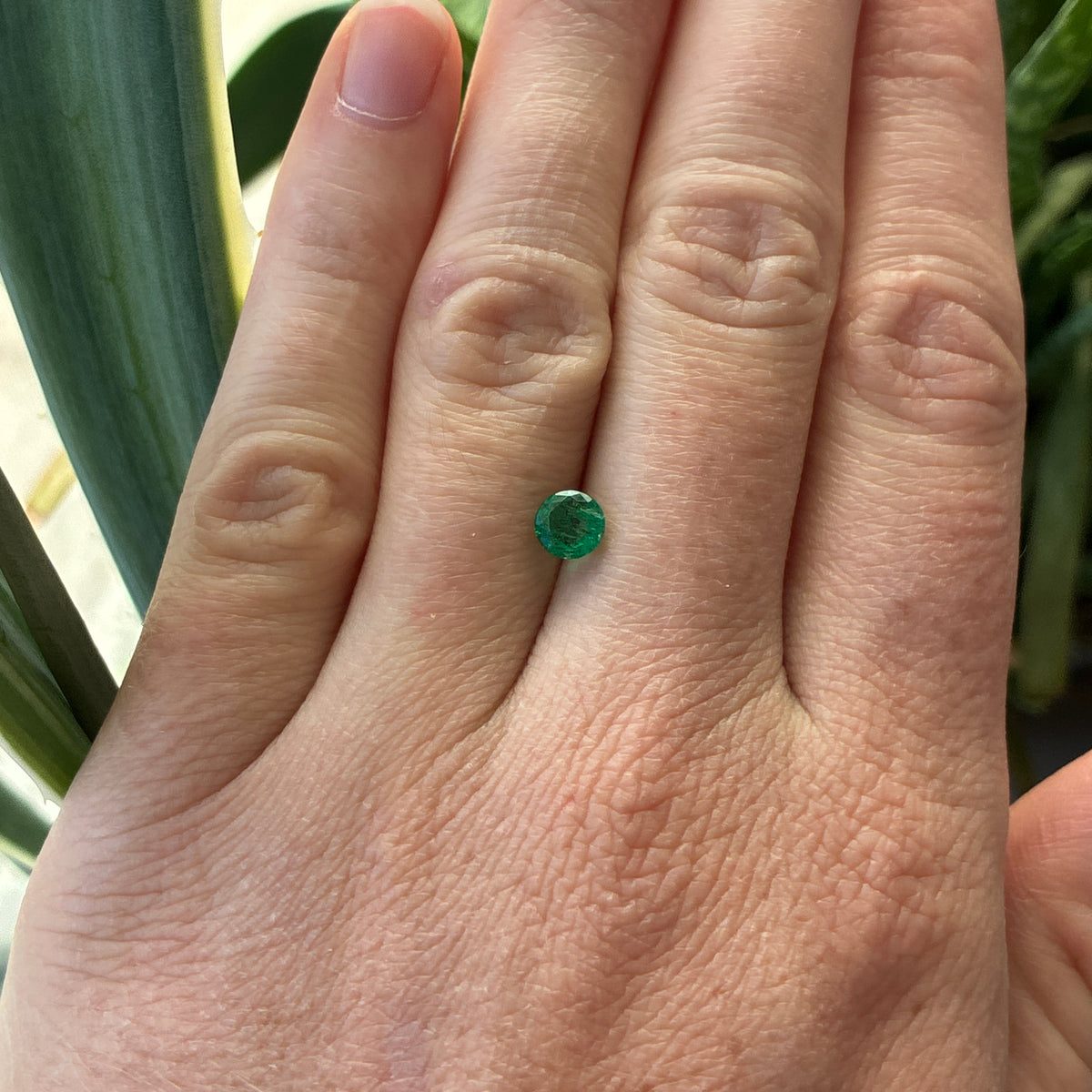5.4mm Round Cut Green Emerald, 0.63 carat Natural Gem